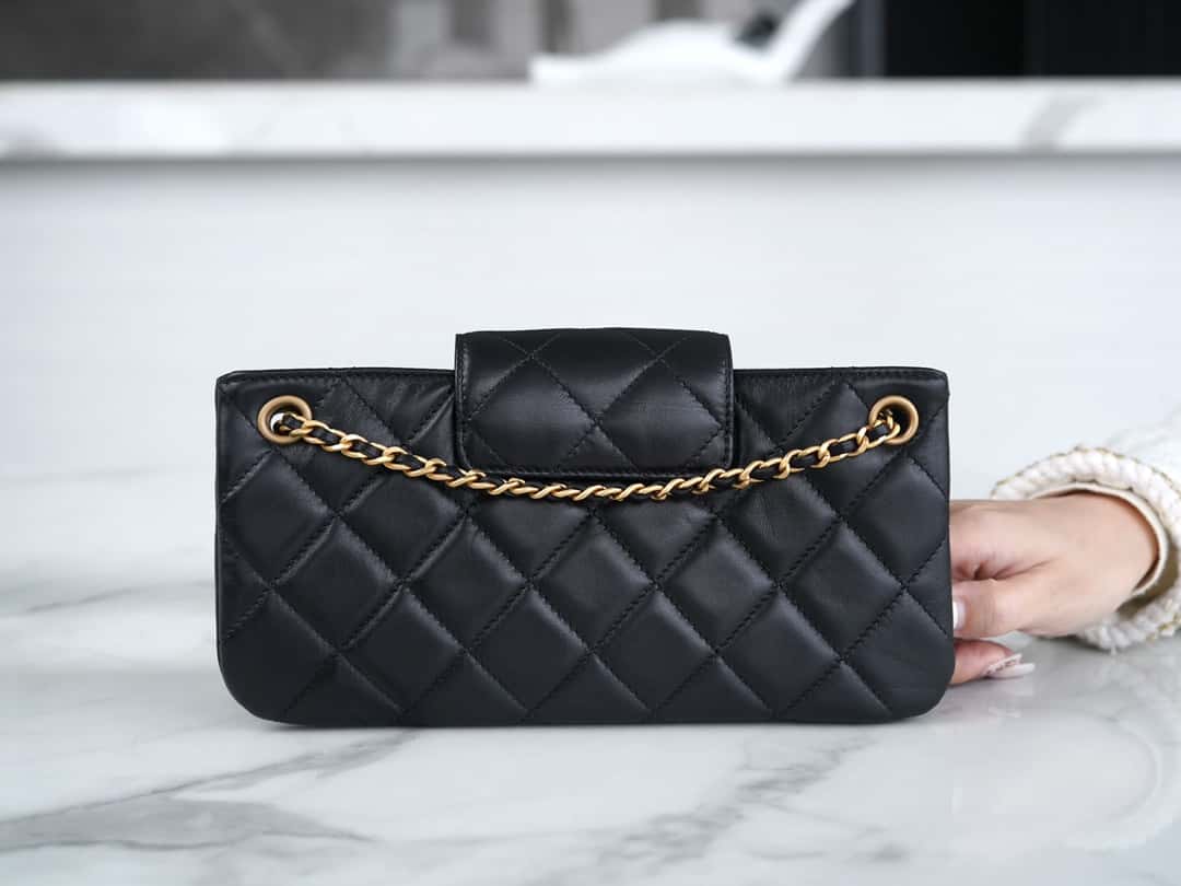 ππππ‘ππ πππ Vintage Logo Quilted Lambskin Shoulder Bag 11.5x24x4.5cm