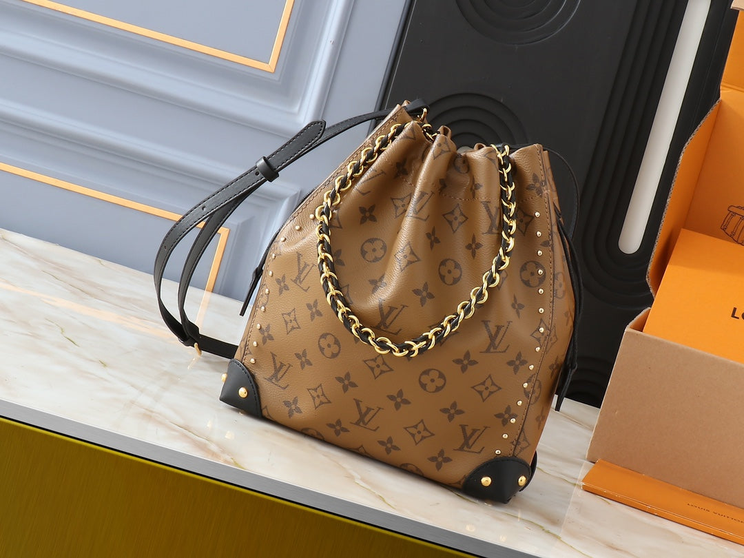 Louis Vuitton 2025 Cruise Noe Trunk bucket bag 22 x 25 x 8 cm