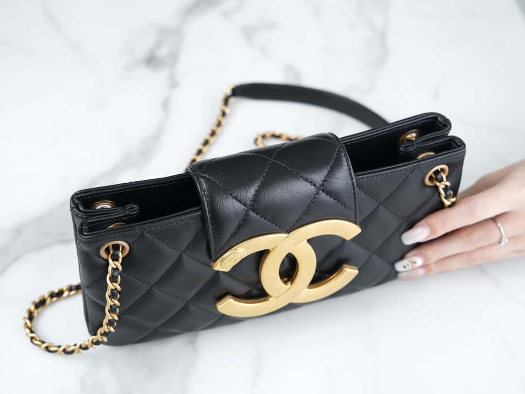 ππππ‘ππ πππ Vintage Logo Quilted Lambskin Shoulder Bag 11.5x24x4.5cm