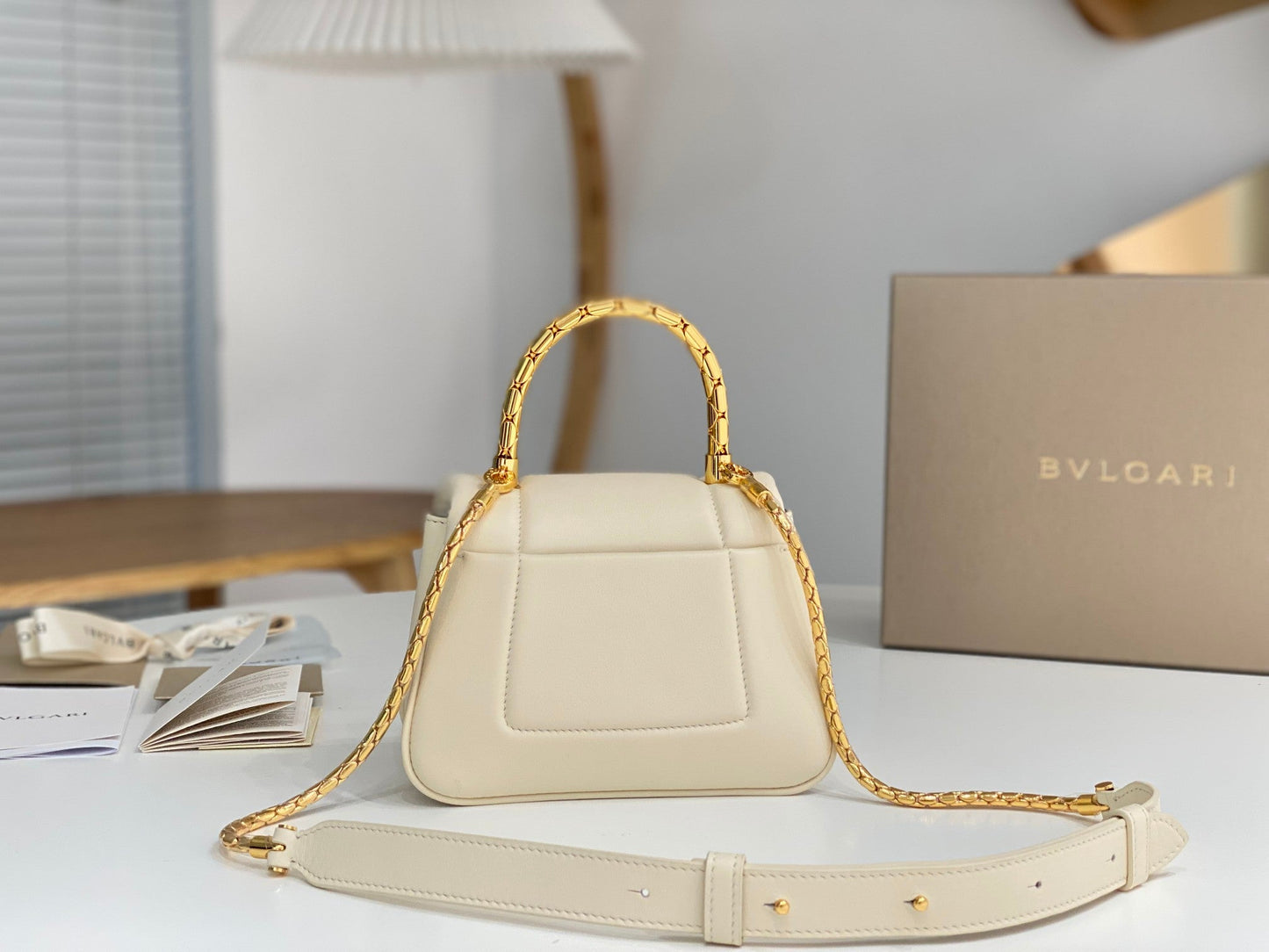 Bvlgari Serpenti Reverse Top Handle White Bag - 22.5 X 15 X 7cm