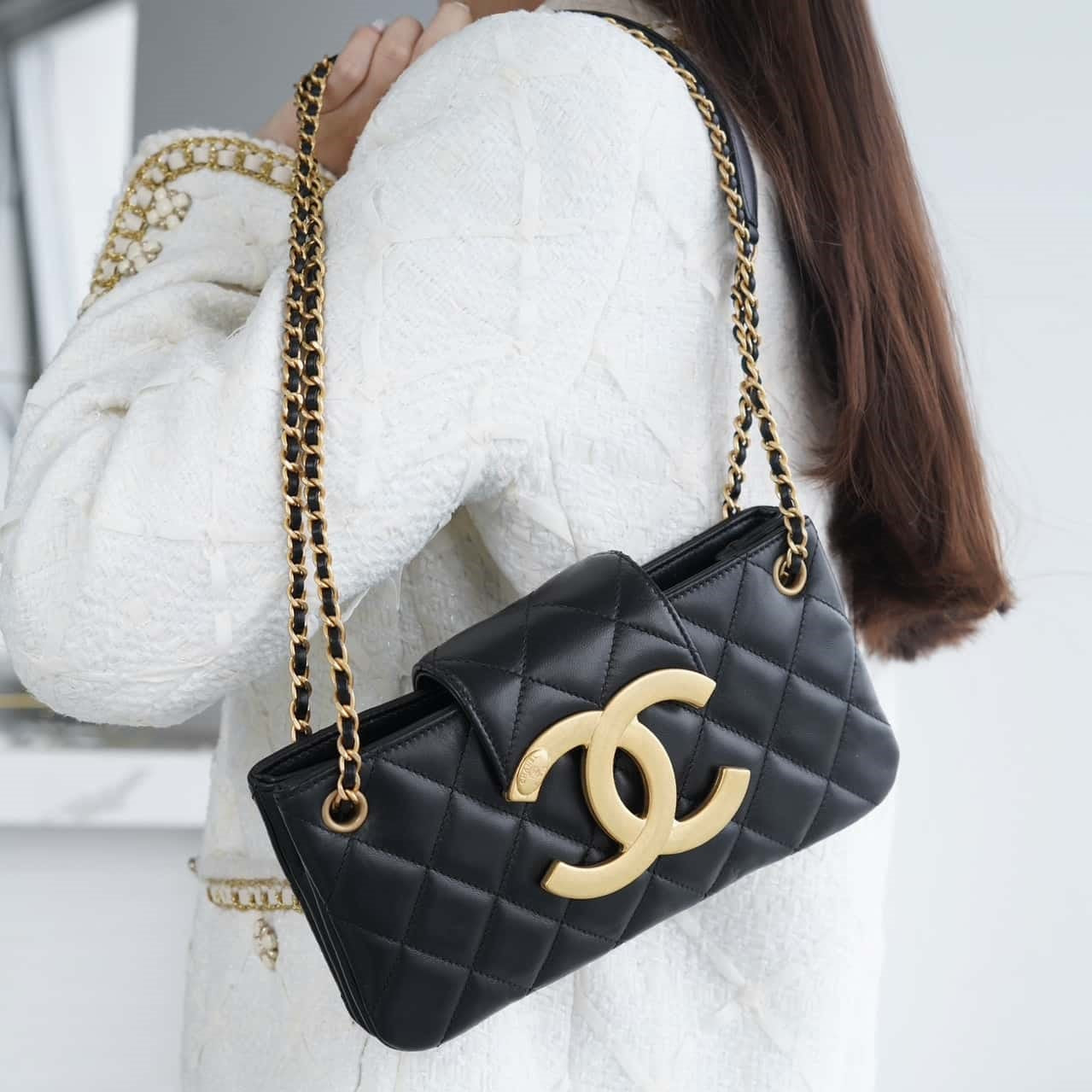 ππππ‘ππ πππ Vintage Logo Quilted Lambskin Shoulder Bag 11.5x24x4.5cm