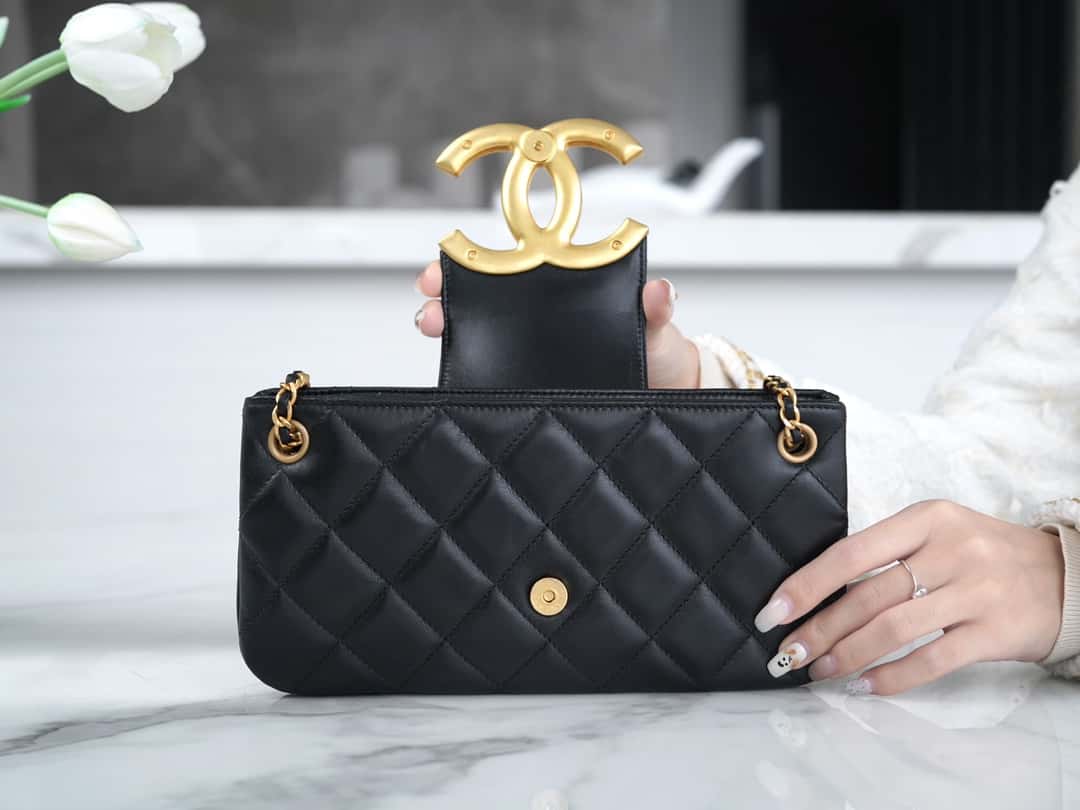 ππππ‘ππ πππ Vintage Logo Quilted Lambskin Shoulder Bag 11.5x24x4.5cm
